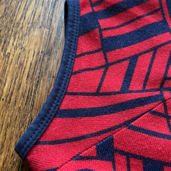 Busy Bees Knit Dress size 8 - Picture 11 of 12